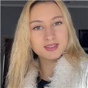 Studentessa di biologia offre ripetizioni a ragazzi delle scuole elementari e medie in italiano, storia, matematica, chimica